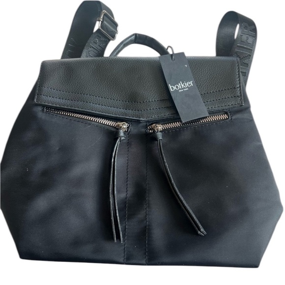 BOTKIER  NYLON TRAVEL CROSSBODY black NWT. Snap closure. Two front zippers - Picture 1 of 13